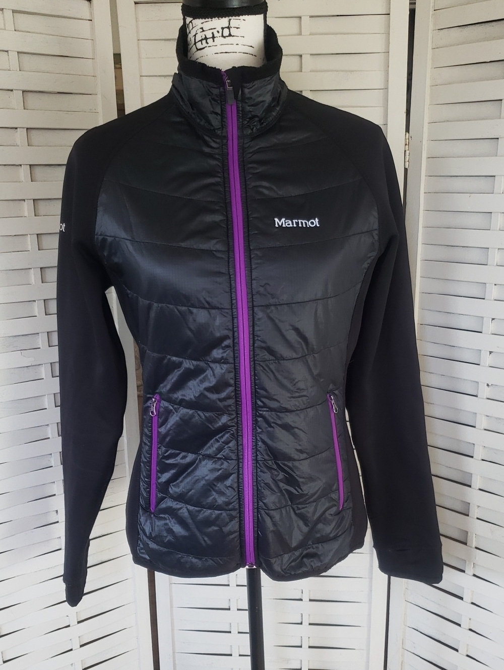 Marmot Women's Black Lightweight  Jacket with Purple Accents Size M